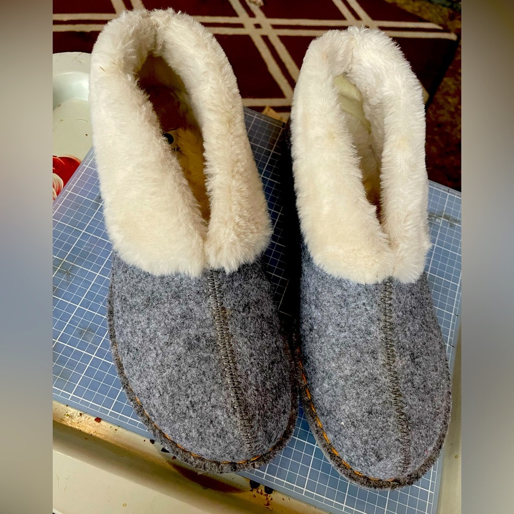 * Clark brand Cloud steppers slippers booties-pre owned size 8!-S
